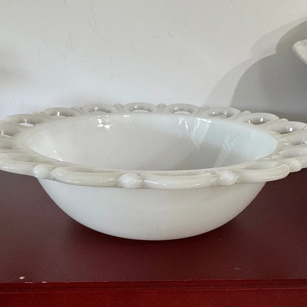 Anchor Hocking Old Colony Milk Glass Bowl  Lace Edge Vintage